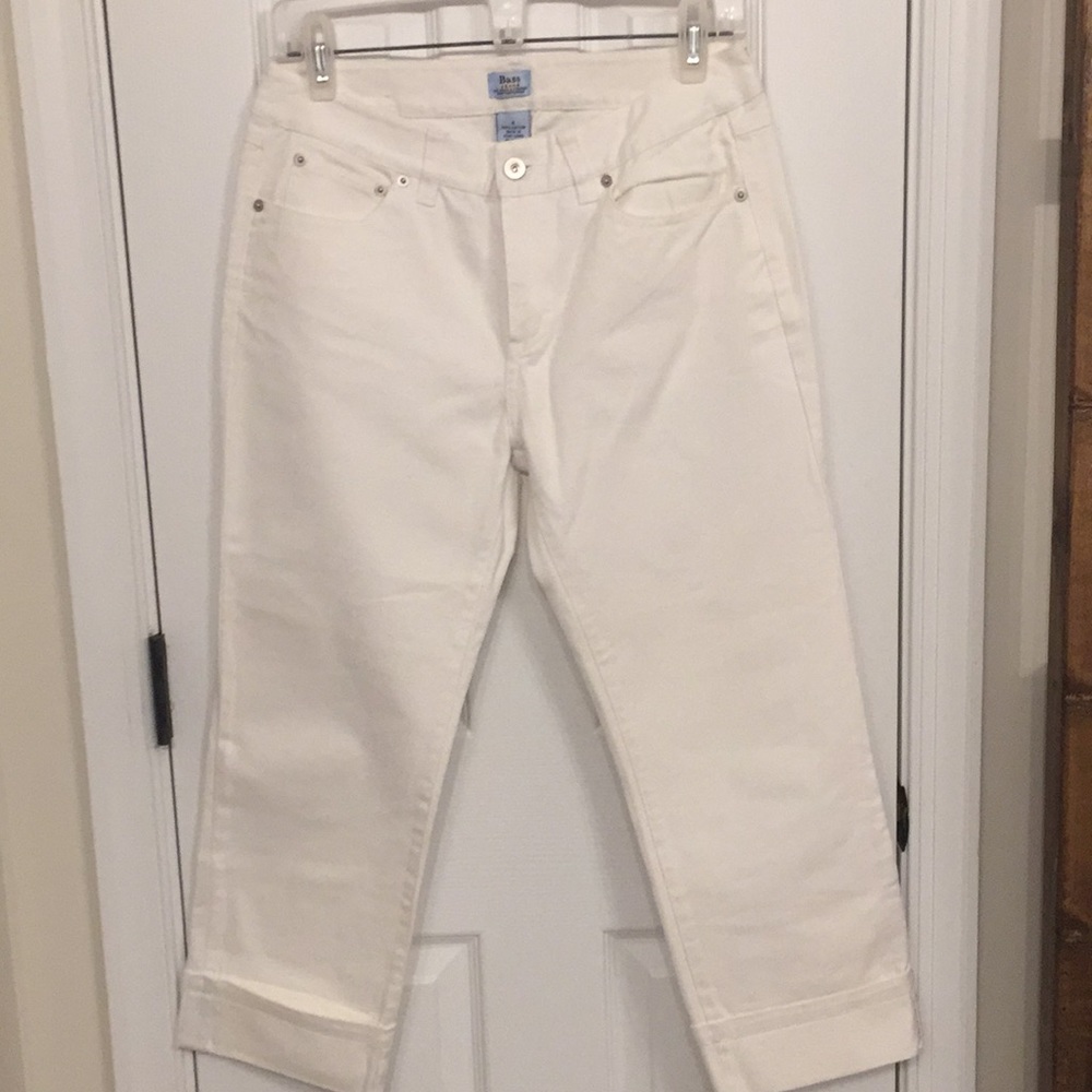 Bass cuffed white jeans